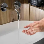 Pia Pequena? Conheça os Melhores Modelos de Torneiras de Parede e Bica Baixa