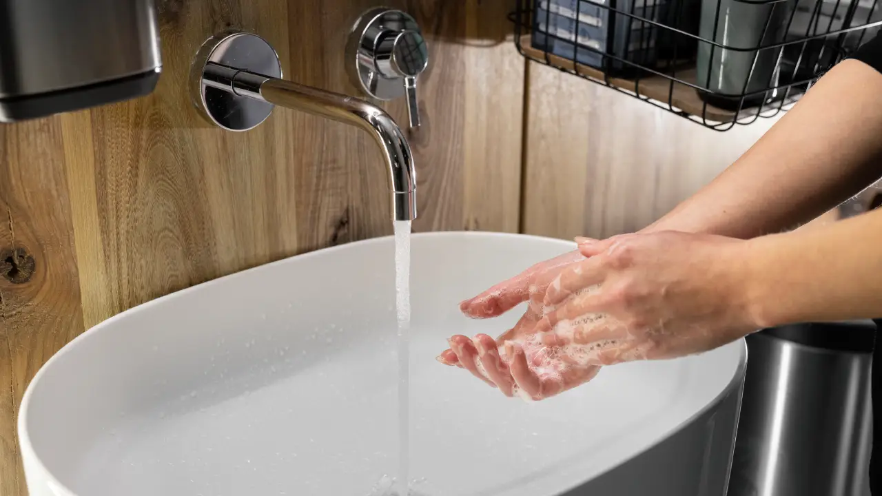 Pia Pequena? Conheça os Melhores Modelos de Parede e Bica Baixa